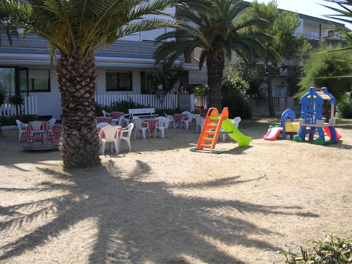 Hotel Narcisi Roseto Degli Abruzzi Esterno foto