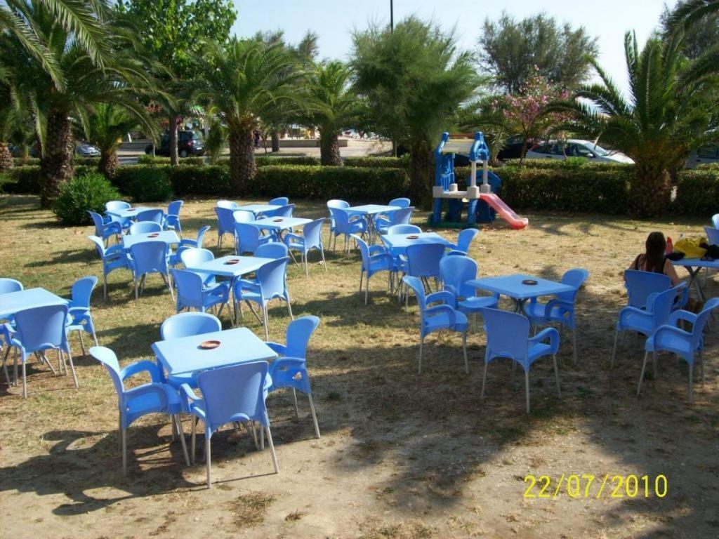 Hotel Narcisi Roseto Degli Abruzzi Esterno foto