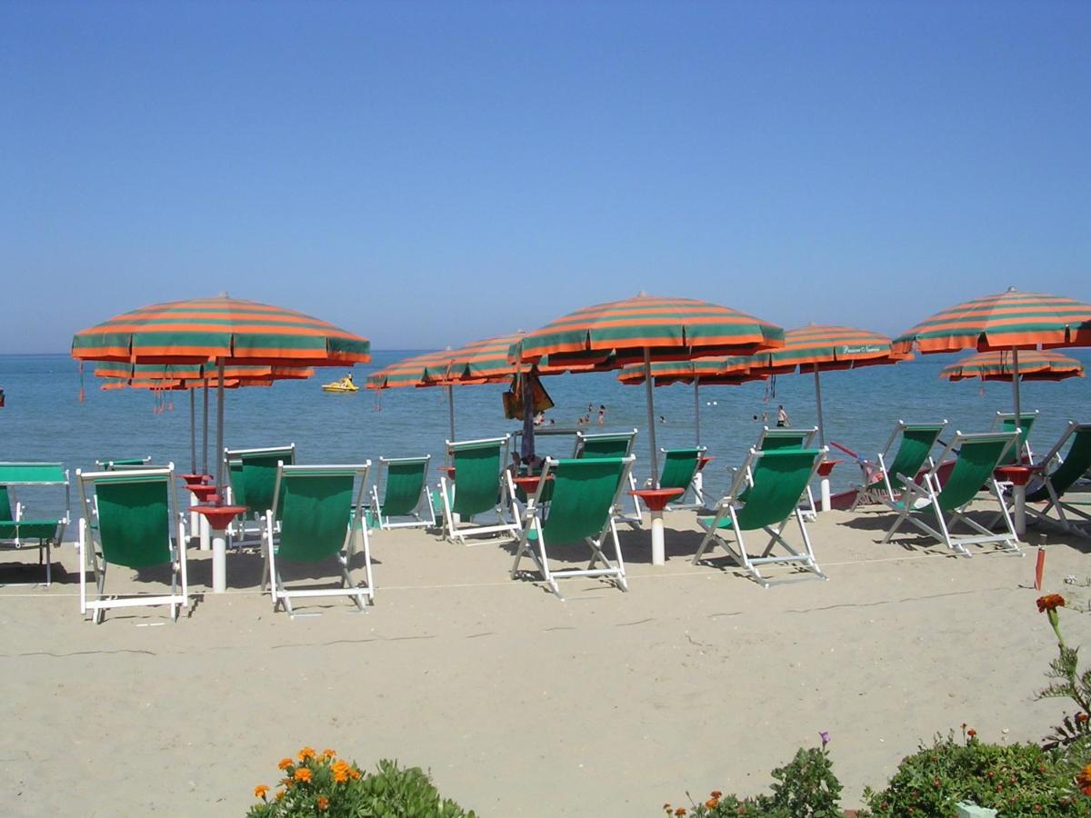 Hotel Narcisi Roseto Degli Abruzzi Esterno foto