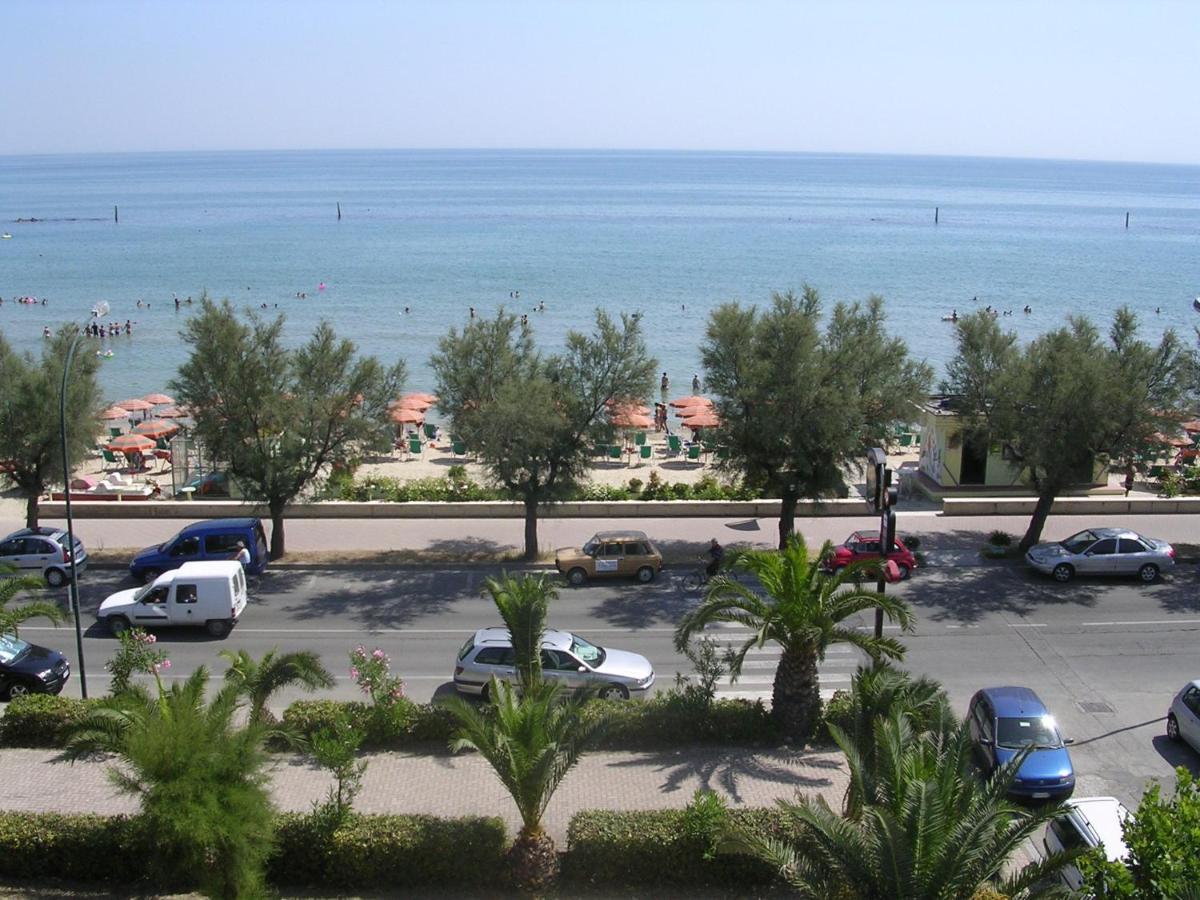 Hotel Narcisi Roseto Degli Abruzzi Esterno foto