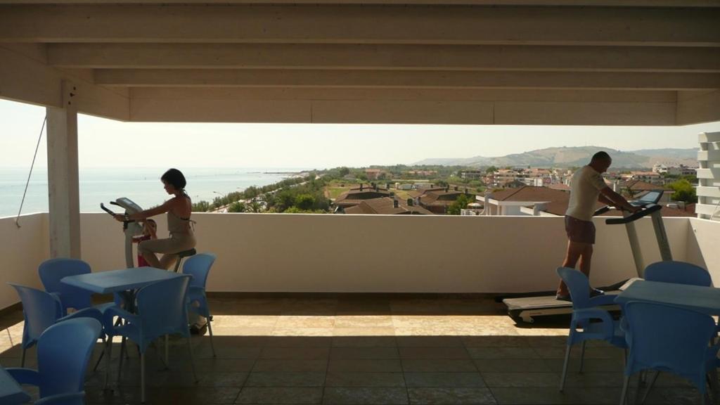 Hotel Narcisi Roseto Degli Abruzzi Esterno foto