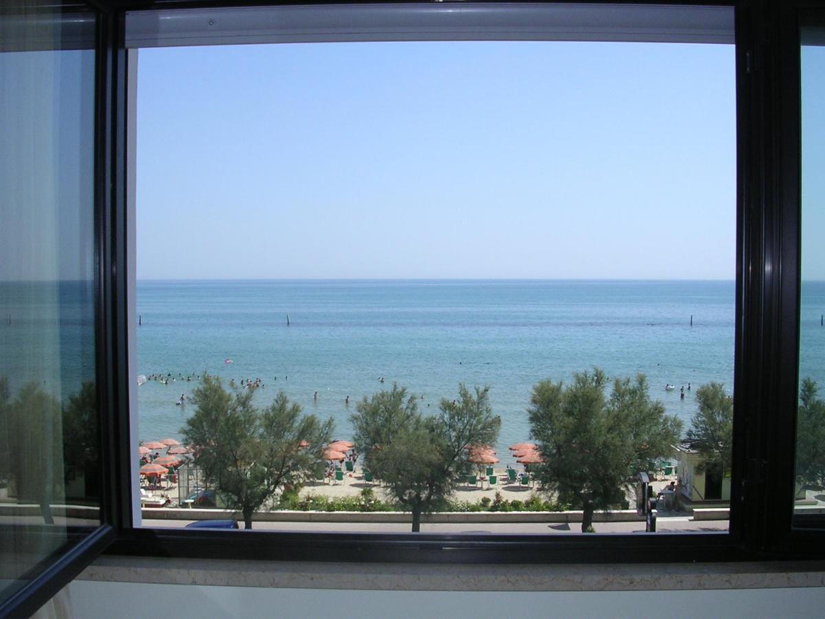 Hotel Narcisi Roseto Degli Abruzzi Esterno foto
