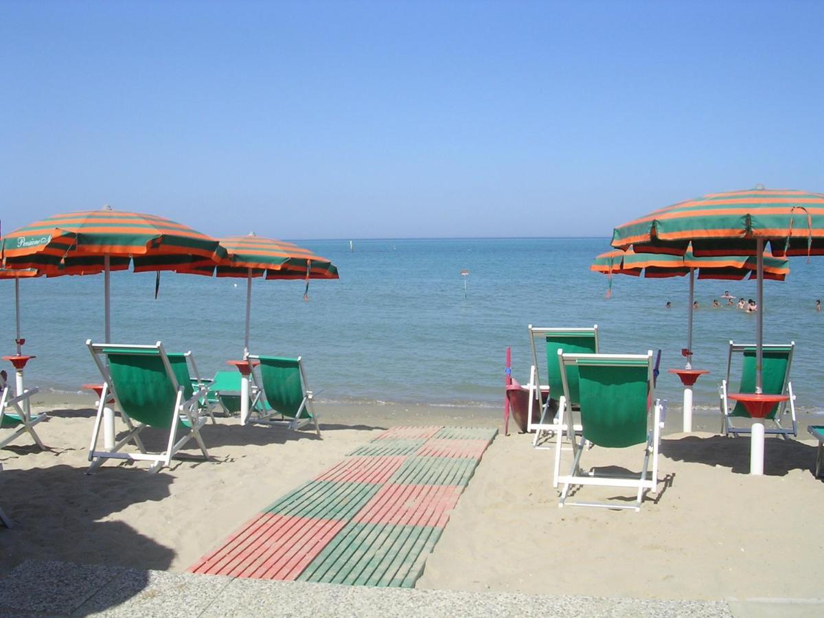 Hotel Narcisi Roseto Degli Abruzzi Esterno foto