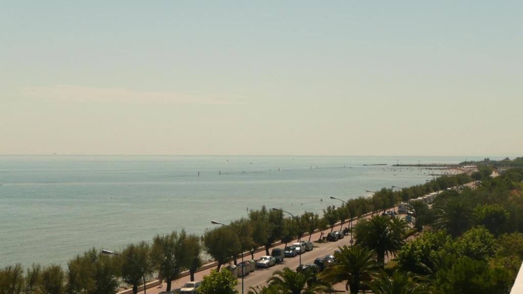 Hotel Narcisi Roseto Degli Abruzzi Esterno foto