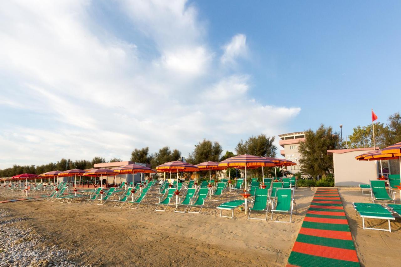 Hotel Narcisi Roseto Degli Abruzzi Esterno foto