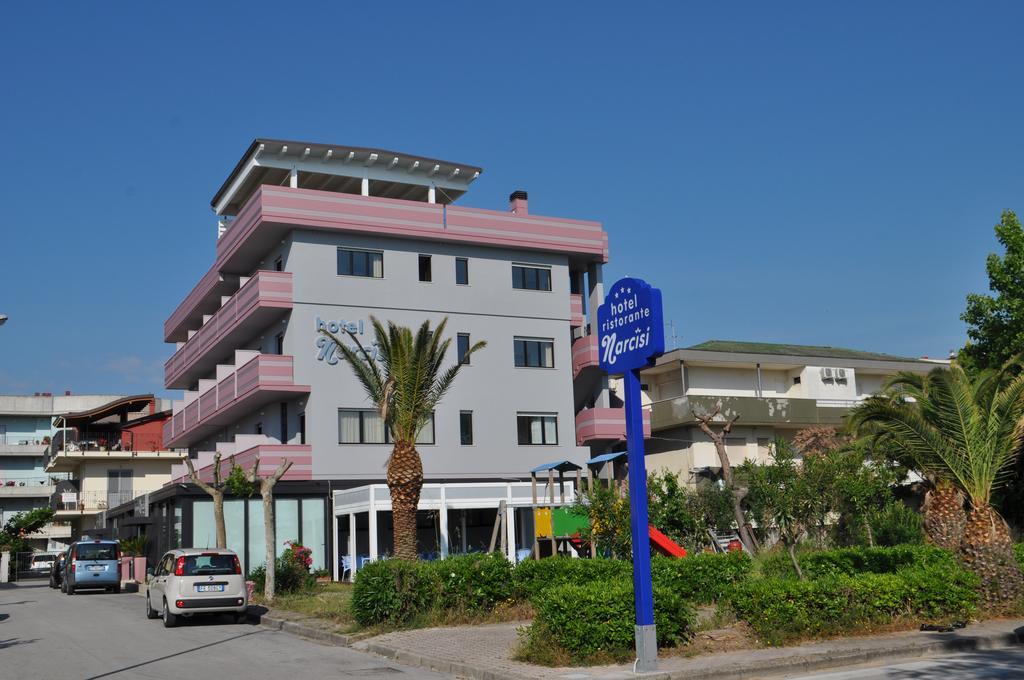 Hotel Narcisi Roseto Degli Abruzzi Esterno foto