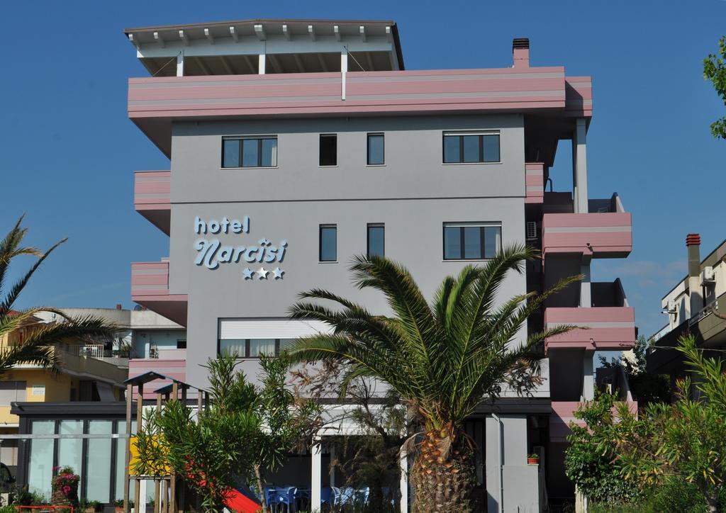 Hotel Narcisi Roseto Degli Abruzzi Esterno foto