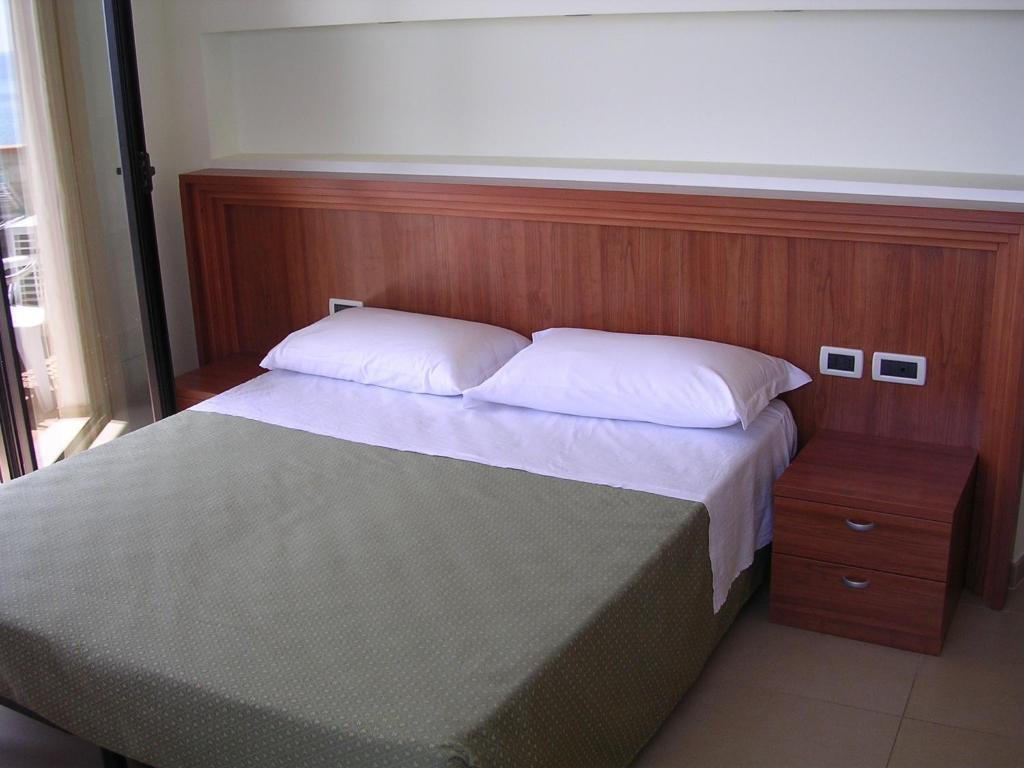 Hotel Narcisi Roseto Degli Abruzzi Esterno foto